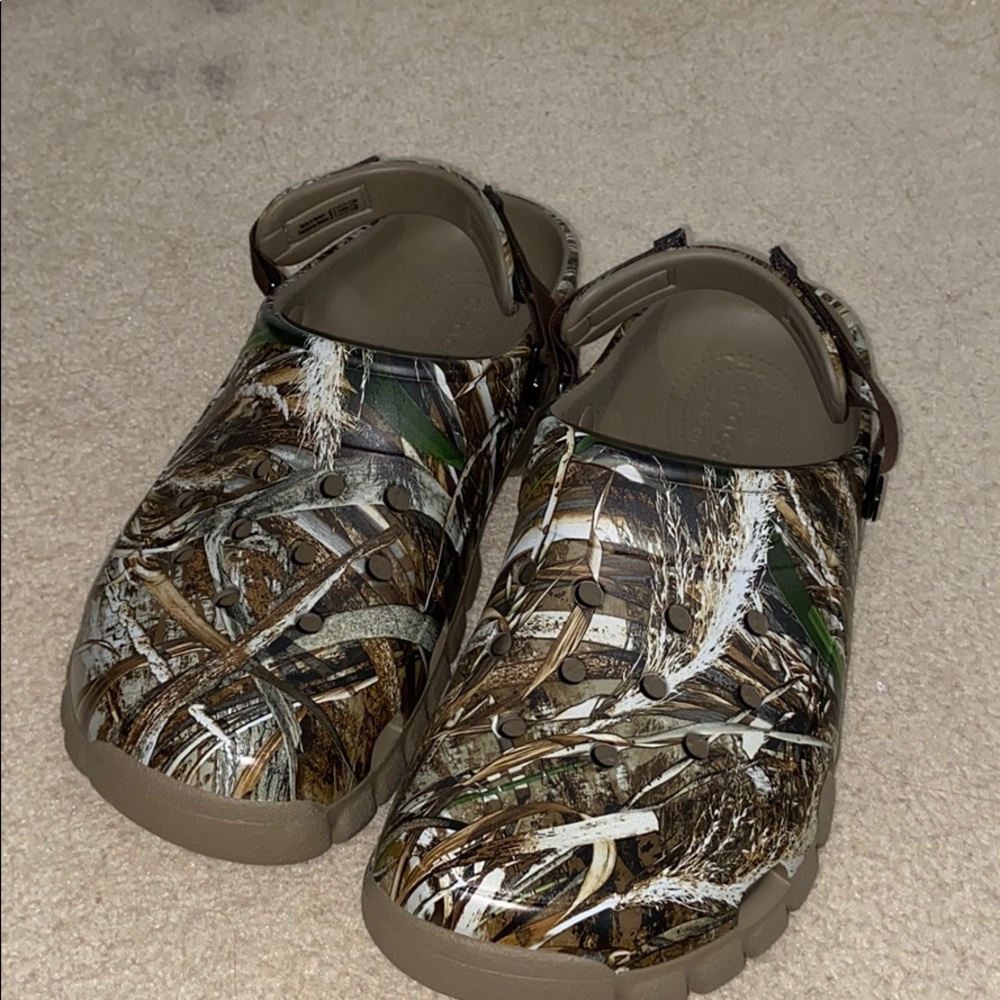 Men Camo Crocs Men 10, Women 12.
